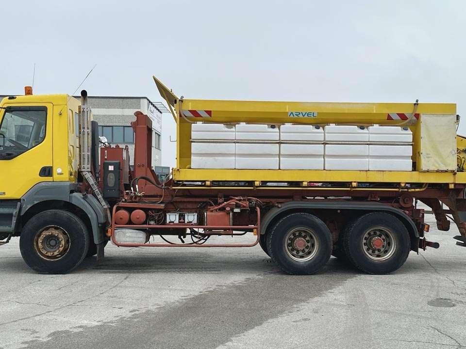 Renault 370 DCI 6x4 Photo 2
