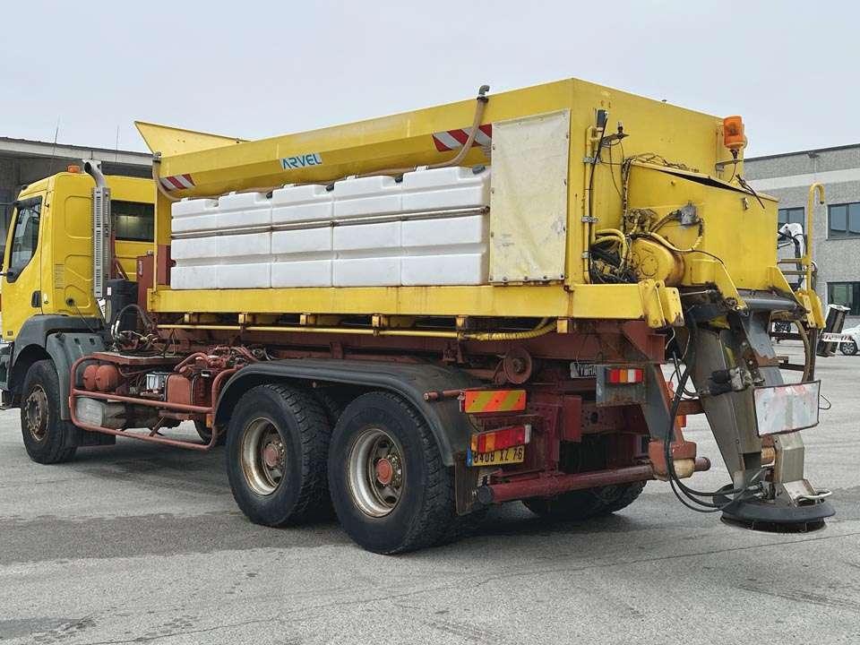 Renault 370 DCI 6x4 Photo 3