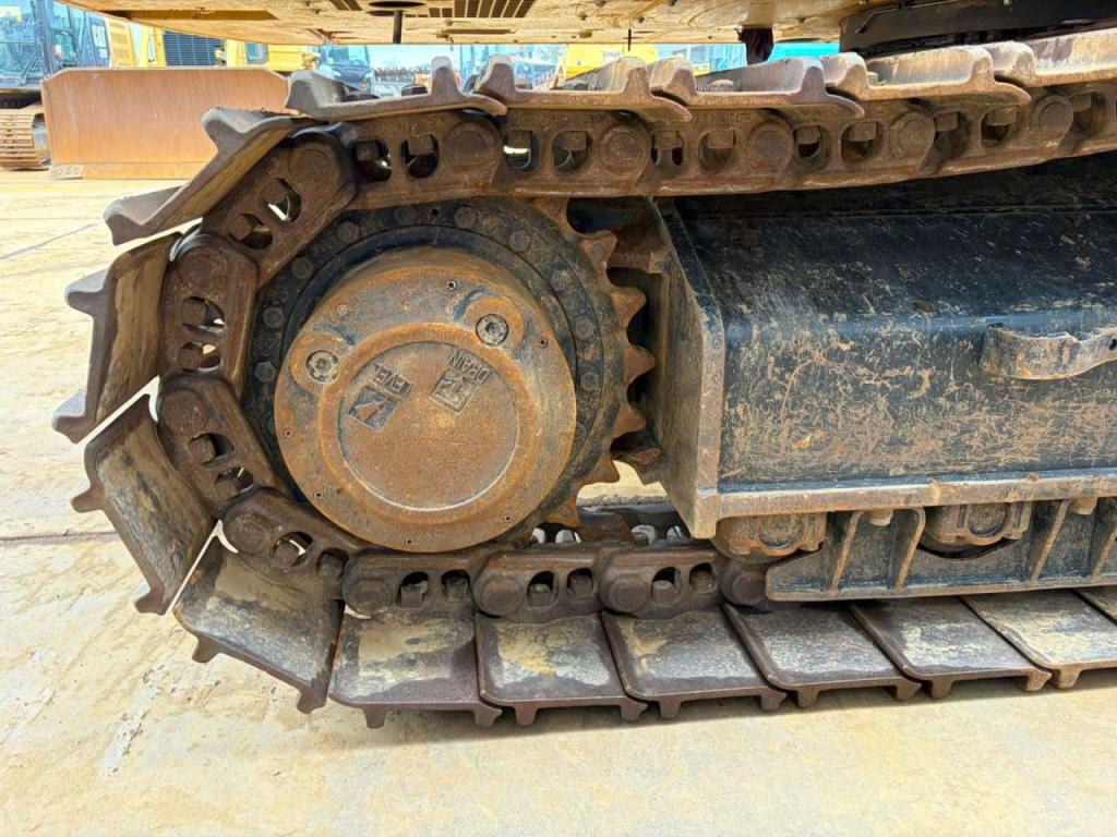 Caterpillar 330GC Photo 15