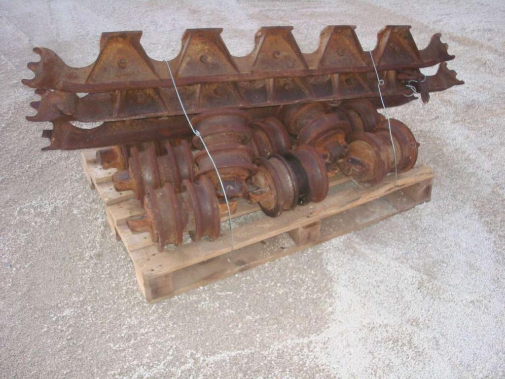 Upper and lower rollers for Caterpillar 955L/955K D5/D5B Photo 5