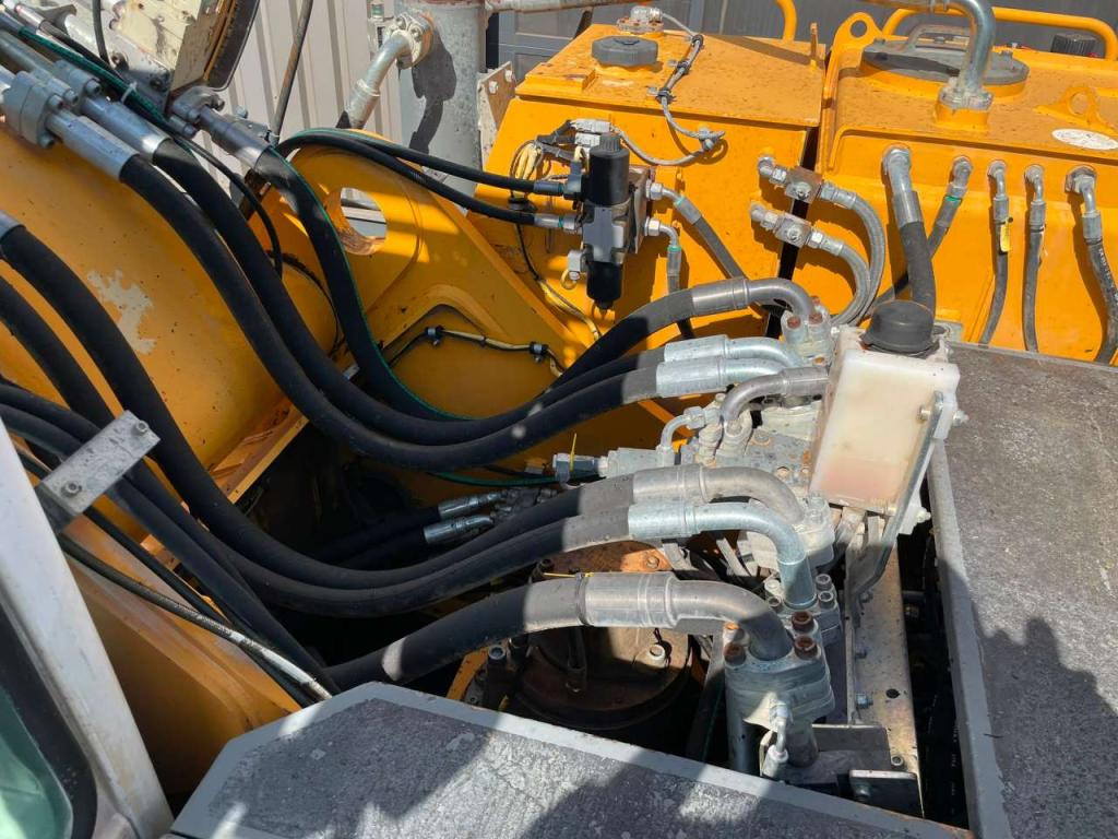 Liebherr R944C Photo 30