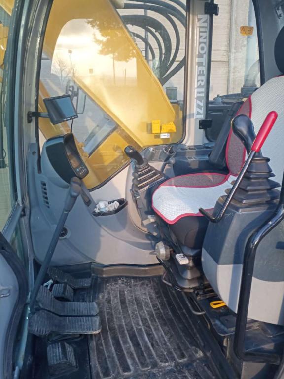 New Holland E135-B SR2 Photo 9