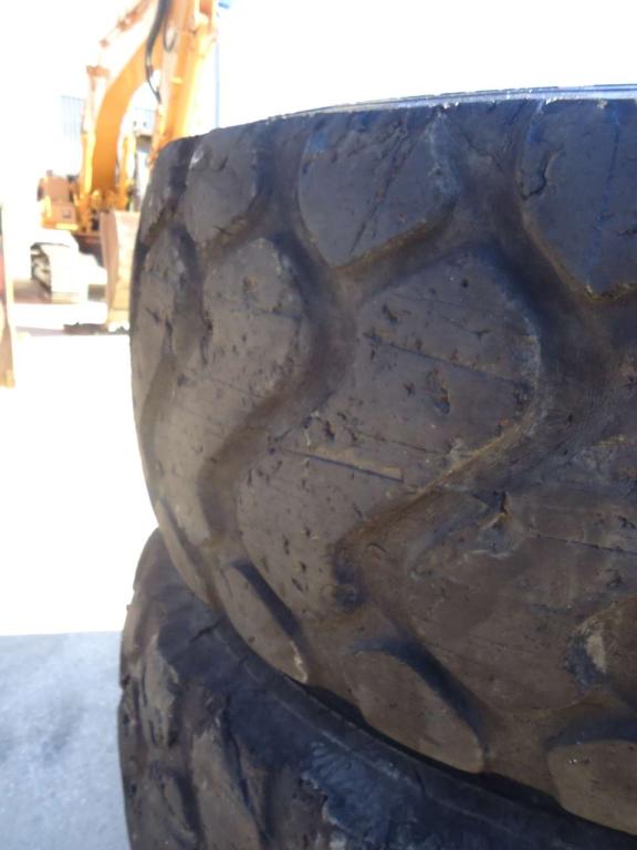 Tire with rim for 26.5R25 - COMPLETI DI CERCHI - AL 30% - Photo 3