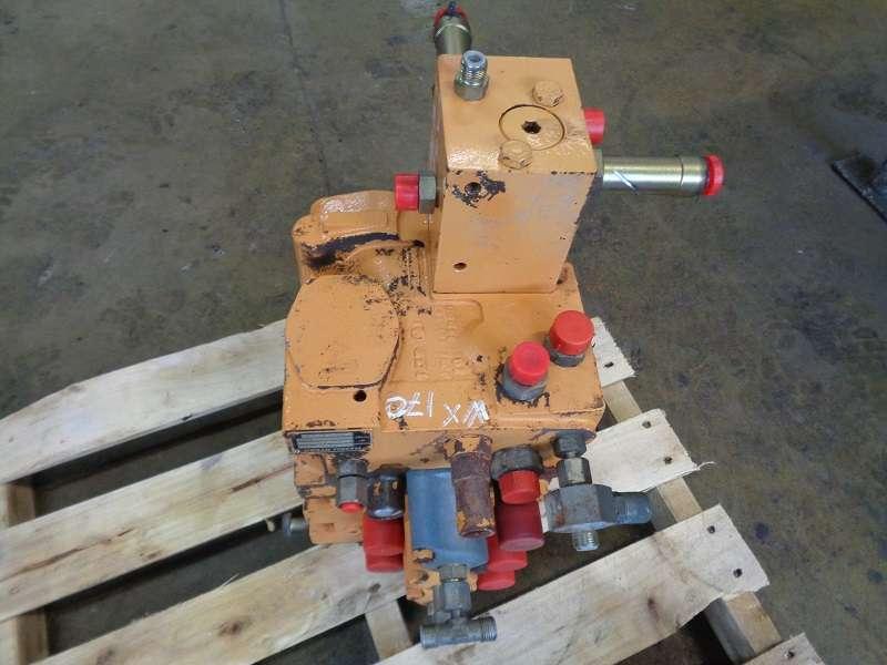 Hydraulic distributor for Case WX 170 Photo 1