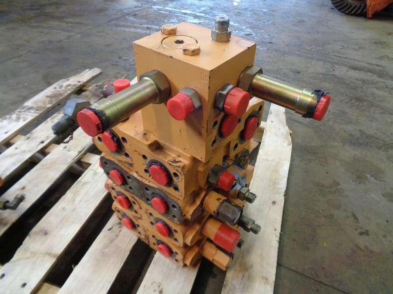 Hydraulic distributor for Case WX 170 Photo 2