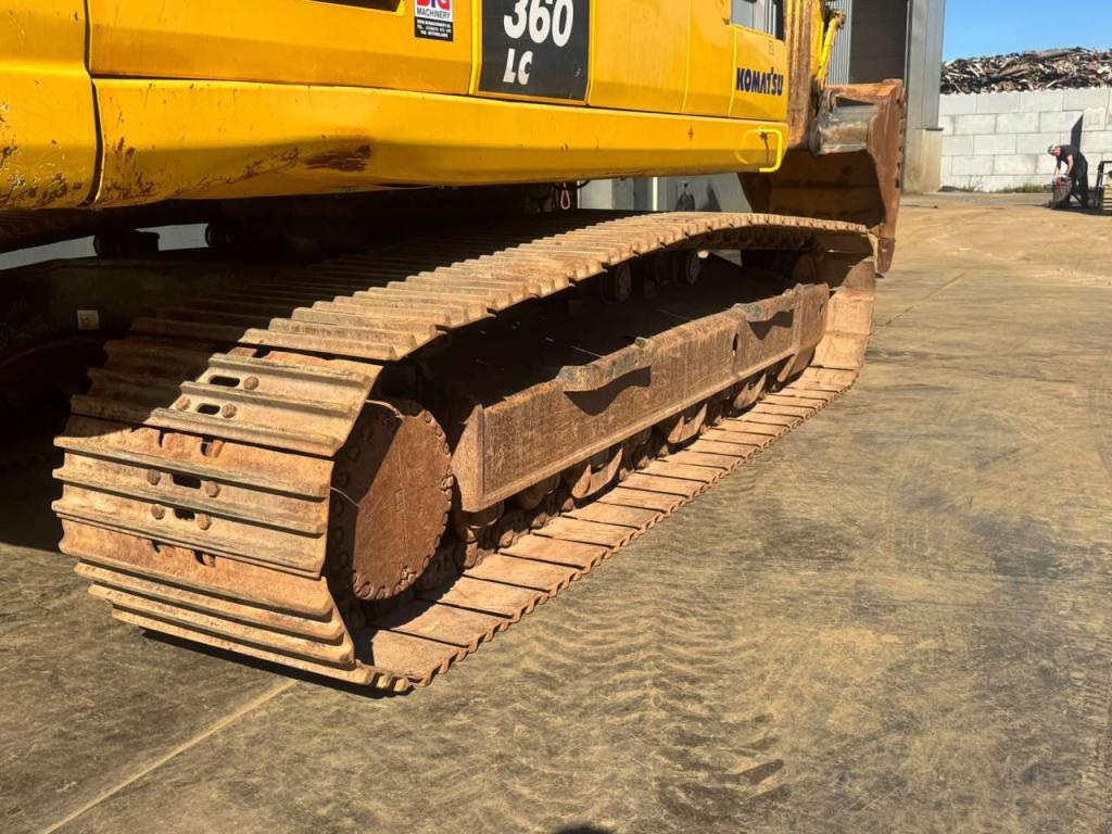 Komatsu PC360LC-11E0 Photo 17