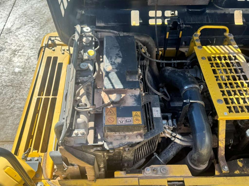 Komatsu PC360LC-11E0 Photo 28