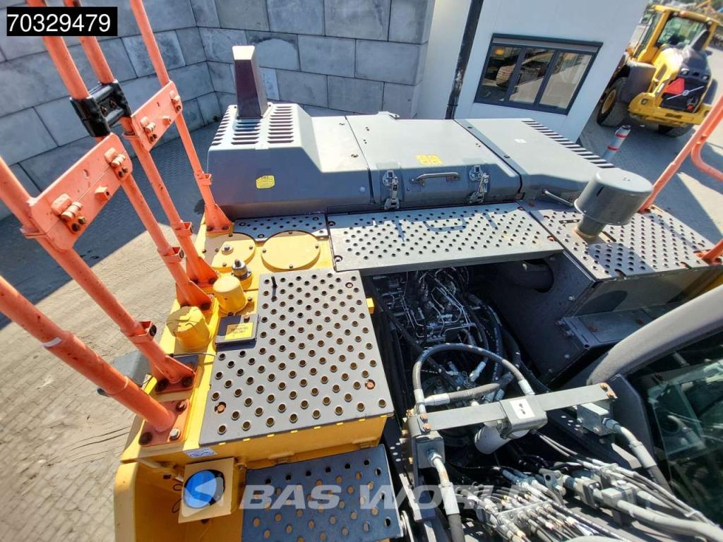 Volvo EC250 E L Photo 29