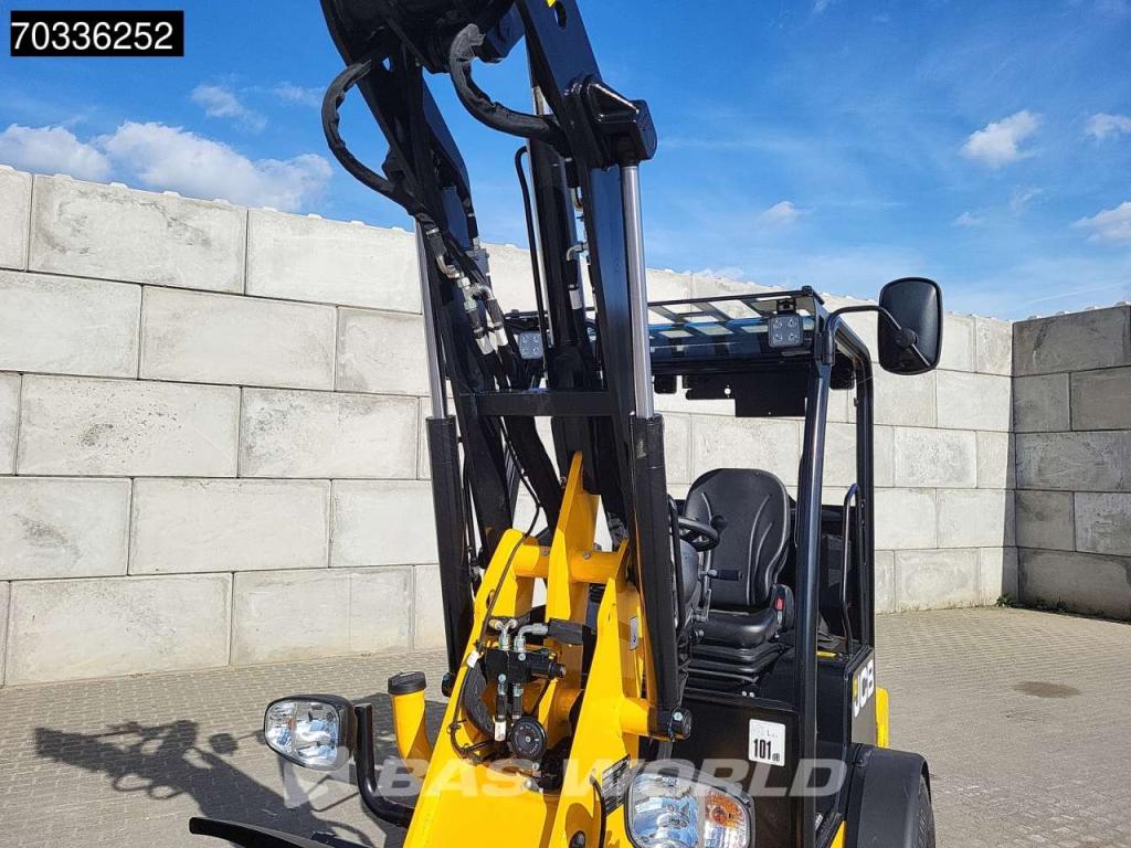 JCB 403 SP FACTORY WARRANTY - WEIDEMAN COUPLER - KUBOTA Photo 10