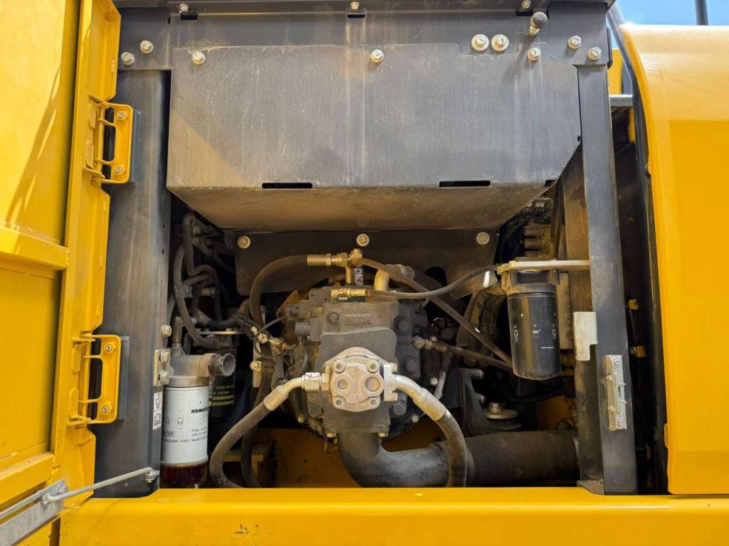 Komatsu PW180-11 Photo 20