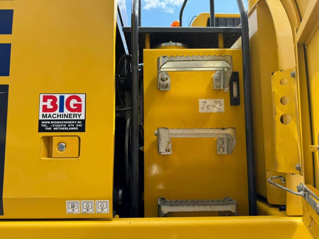 Komatsu PW180-11 Photo 21