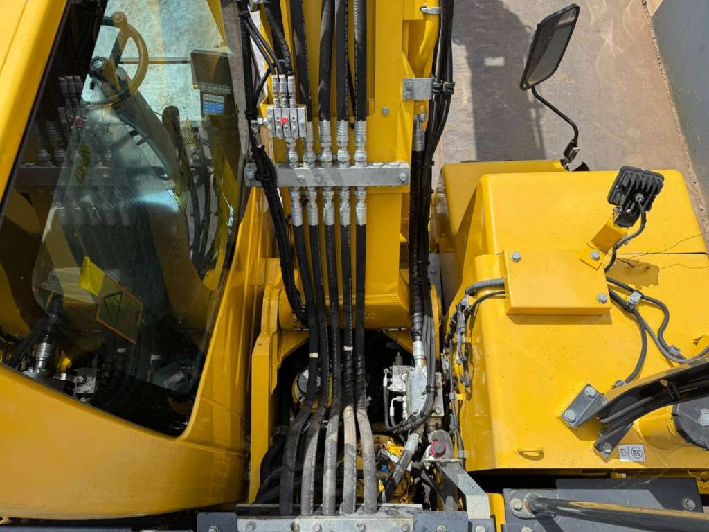Komatsu PW180-11 Photo 24