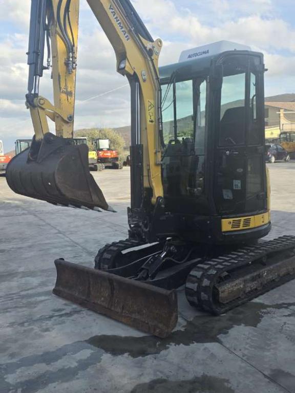 Yanmar VIO38 Photo 12