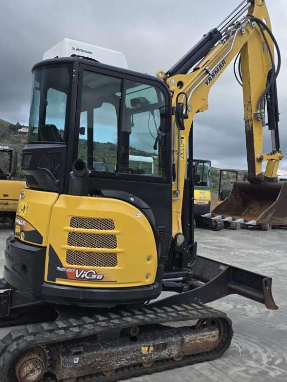 Yanmar VIO38 Photo 4