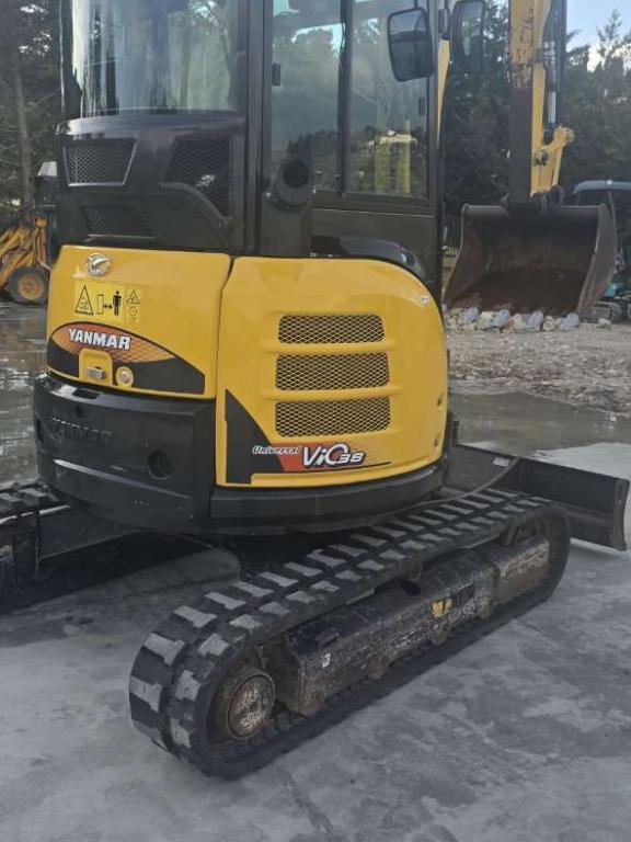 Yanmar VIO38 Photo 9