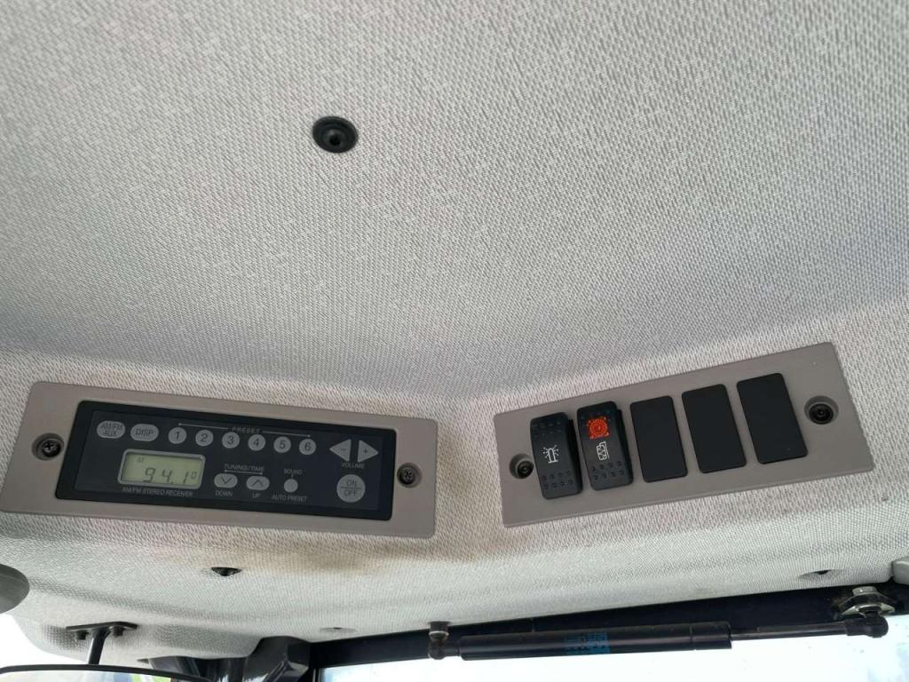 Hitachi ZW250-6 Photo 22