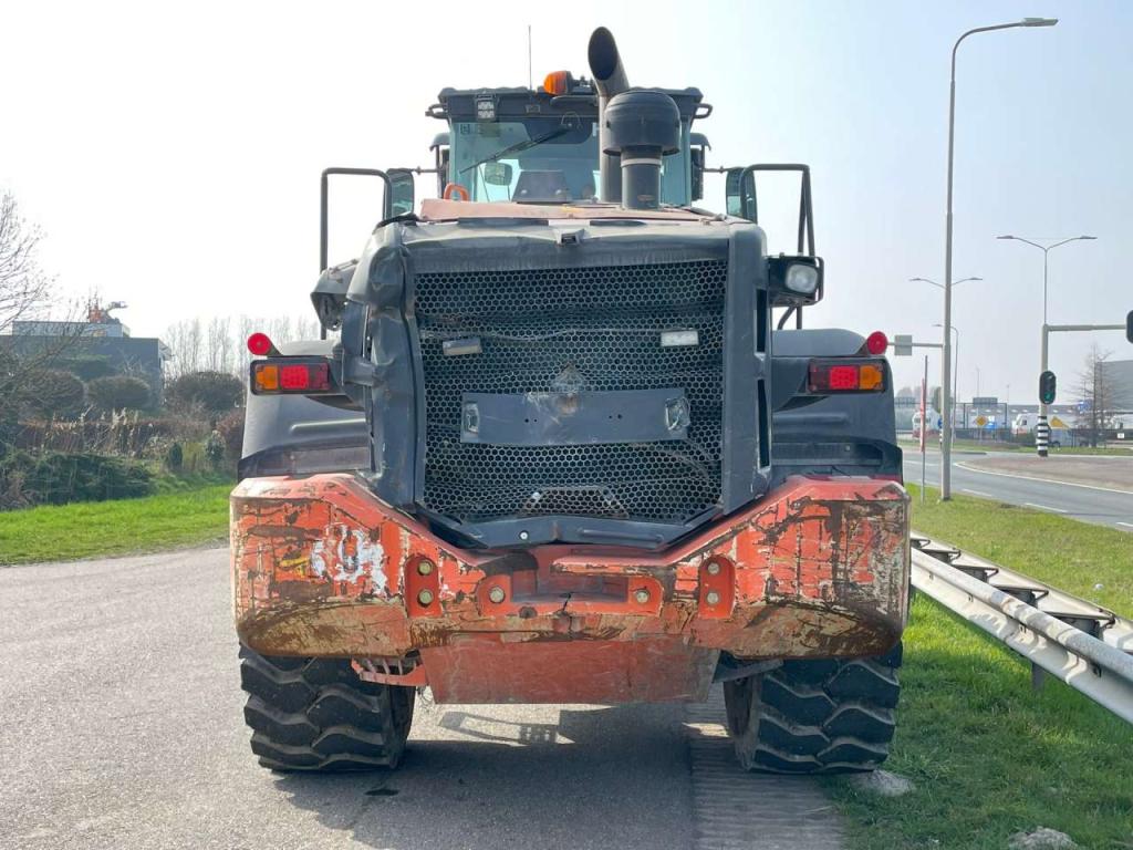 Hitachi ZW250-6 Photo 4