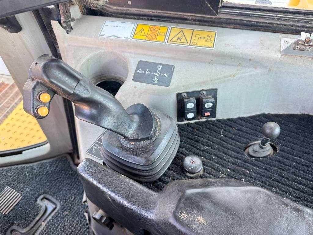 Caterpillar D6T LGP - TRIMBLE GPS SYSTEM / Auto Greasing Photo 13