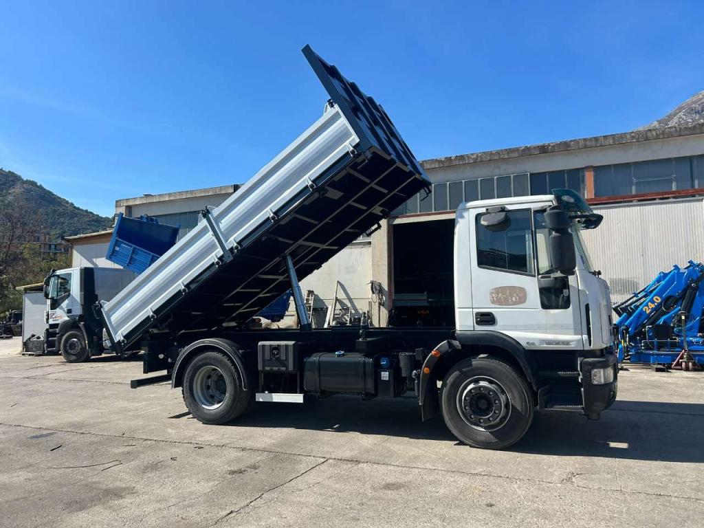 Iveco EUROCARGO 180E32 Photo 9