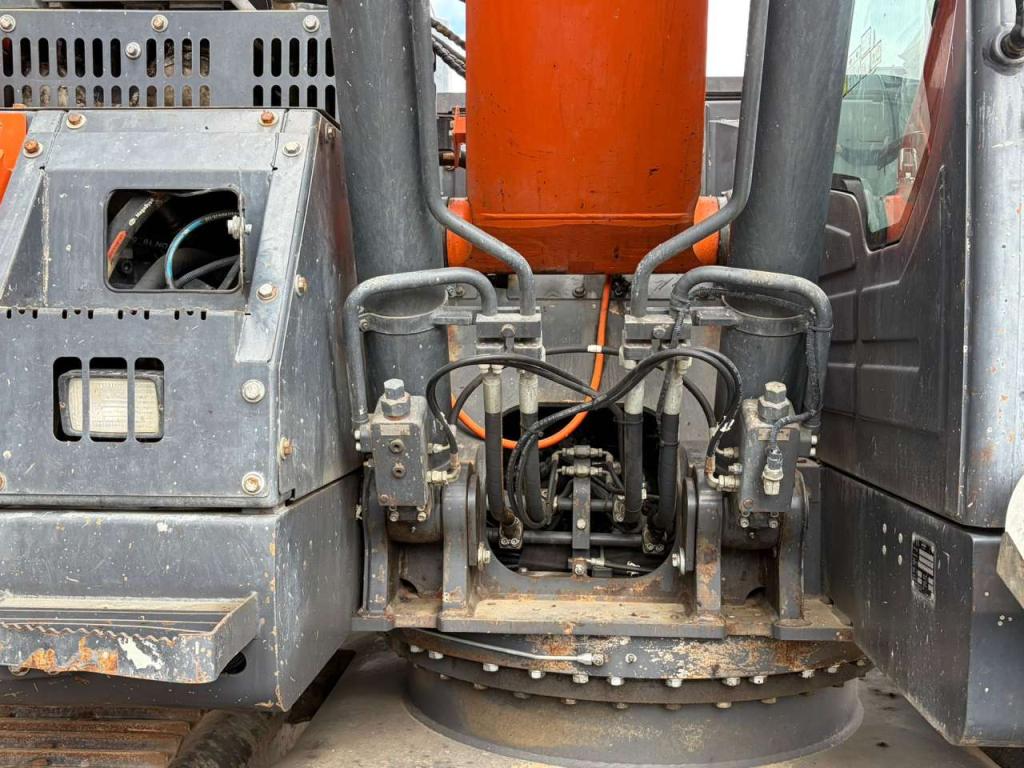 Doosan DX235LCR Photo 11