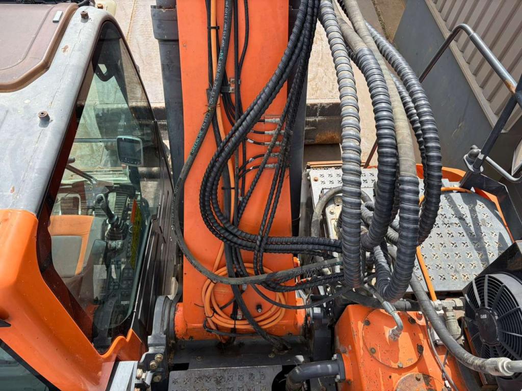 Doosan DX235LCR Photo 29