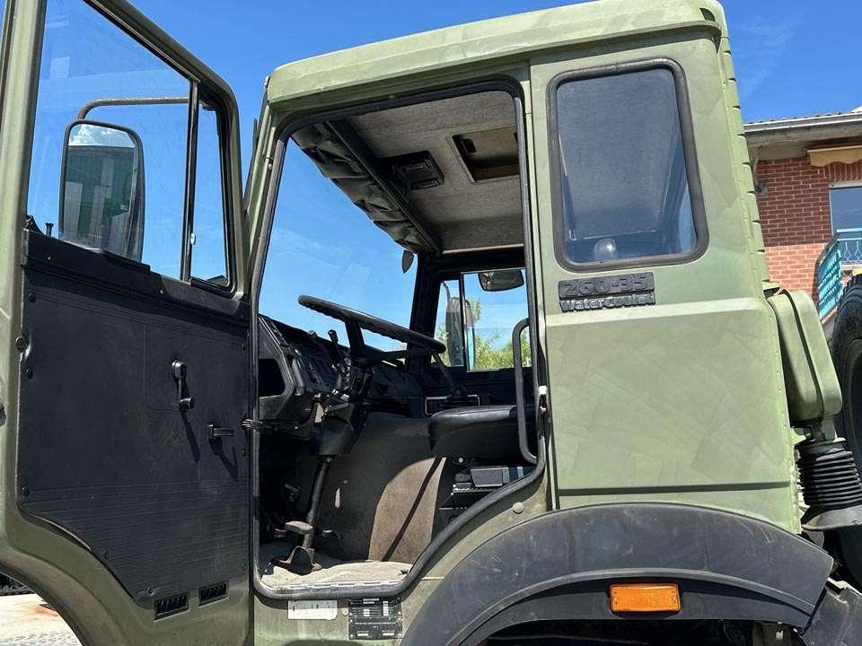 Iveco 260-35 6x6 Photo 15