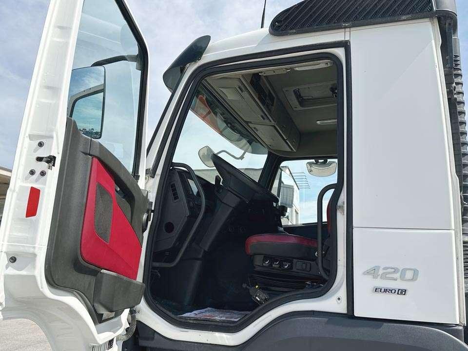 Volvo FMX420 4x4 Photo 14