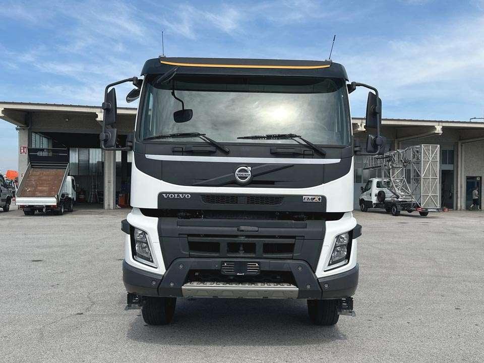 Volvo FMX420 4x4 Photo 22