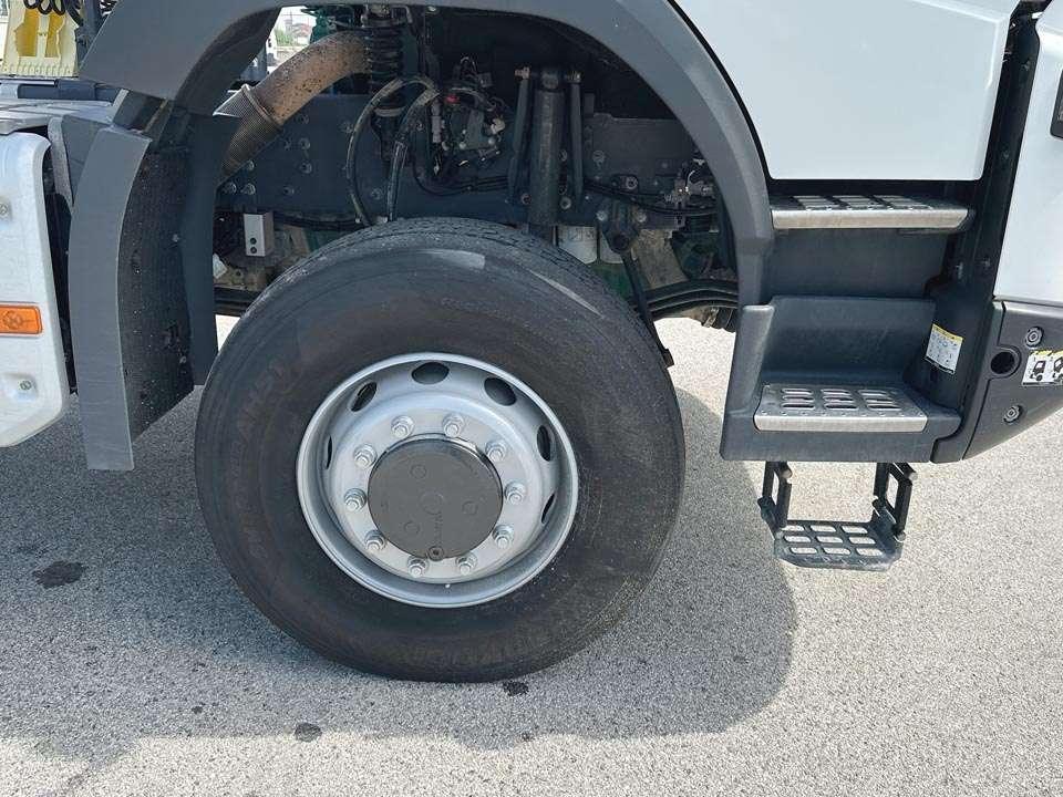Volvo FMX420 4x4 Photo 4