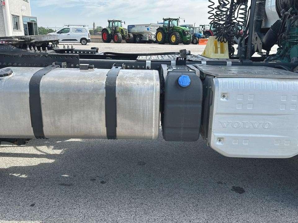 Volvo FMX420 4x4 Photo 6