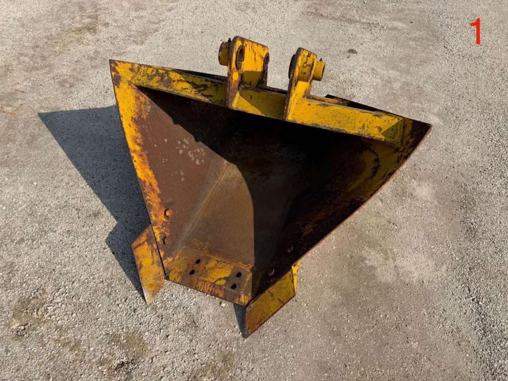Trevi Benne Trapezoidale - Trapezoidal ditch bucket for sale in Rome by ...
