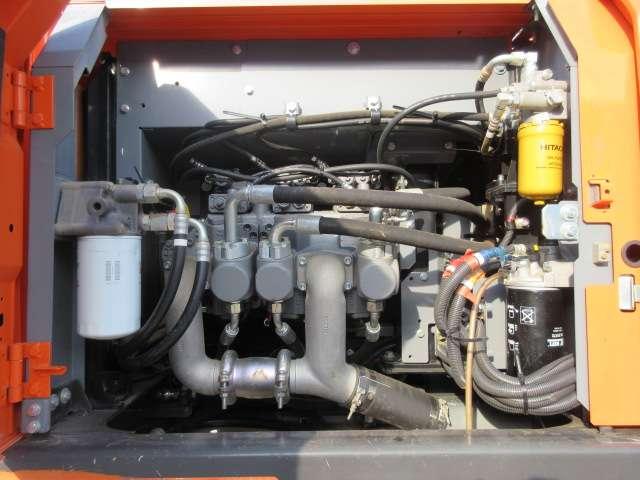 Hitachi ZX210 LC-6 Photo 16