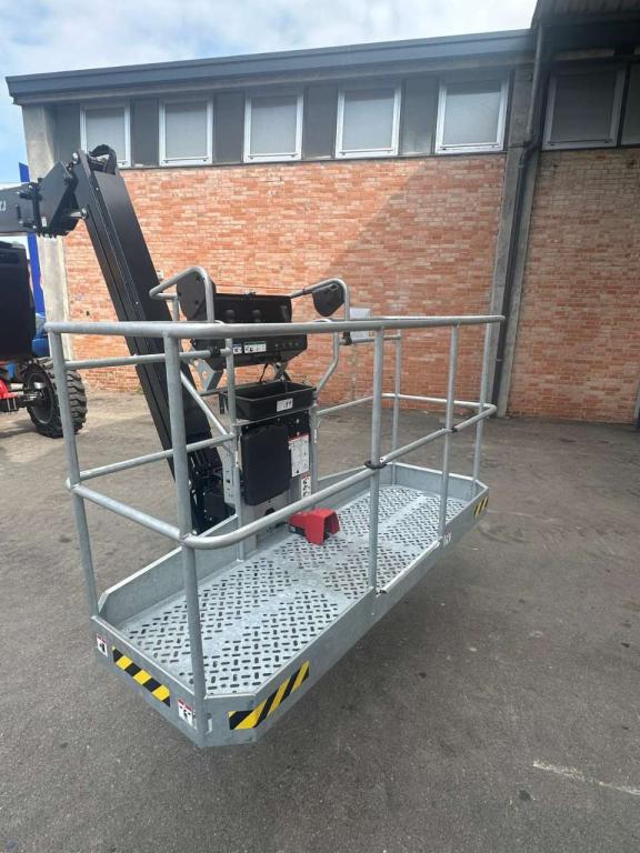 Manitou 200 ATJ Photo 16