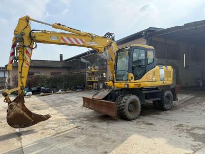 Komatsu PW160 sold by Leo MMT Srl