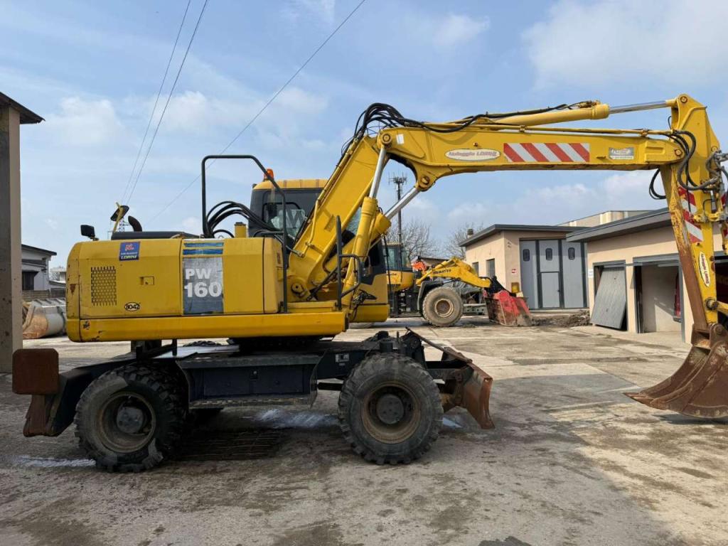 Komatsu PW160 Photo 9