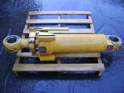 Bucket rotation piston for Liebherr 632 sold by PRV Ricambi Srl