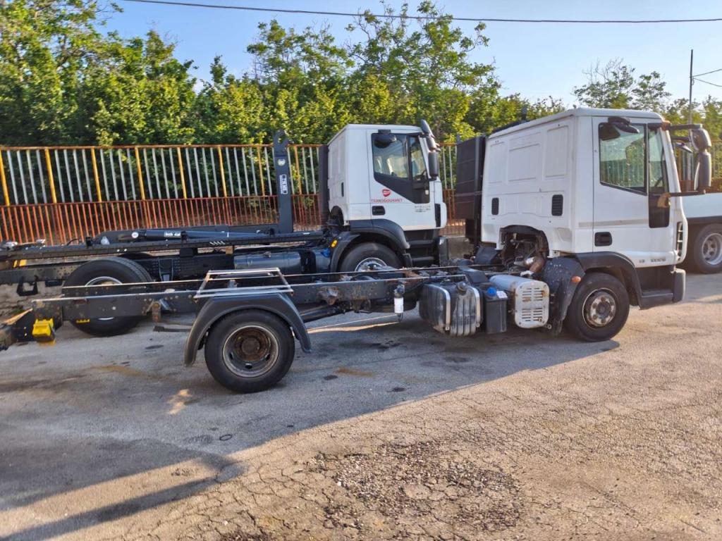 Iveco EUROCARGO 100E18 Photo 10