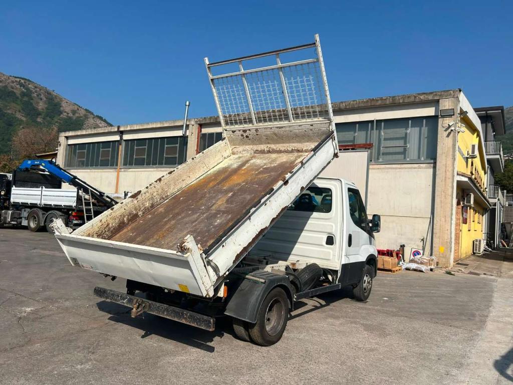 Iveco DAILY 35-110 Photo 12