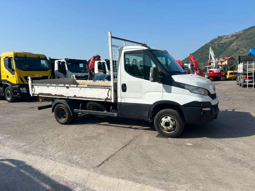 Iveco DAILY 35-110 Photo 23