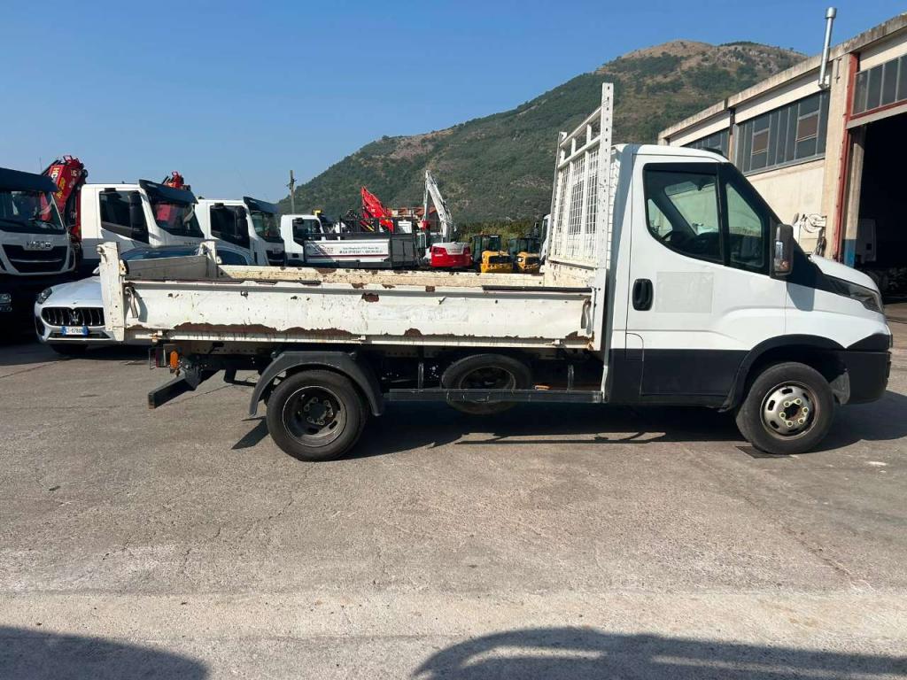 Iveco DAILY 35-110 Photo 28