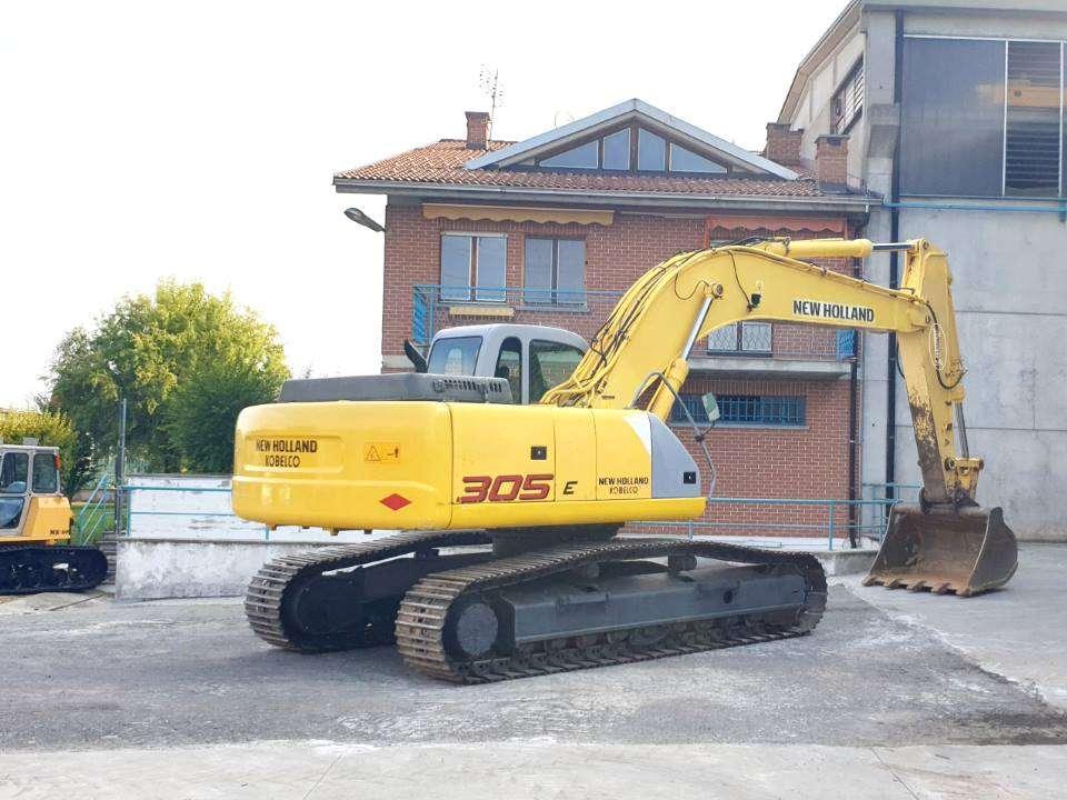 New Holland E305 Photo 12