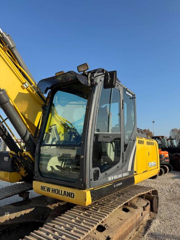 New Holland E245C Photo 5