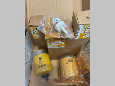 Caterpillar Filter kit sold by Cantoro Officina Meccanica Srl