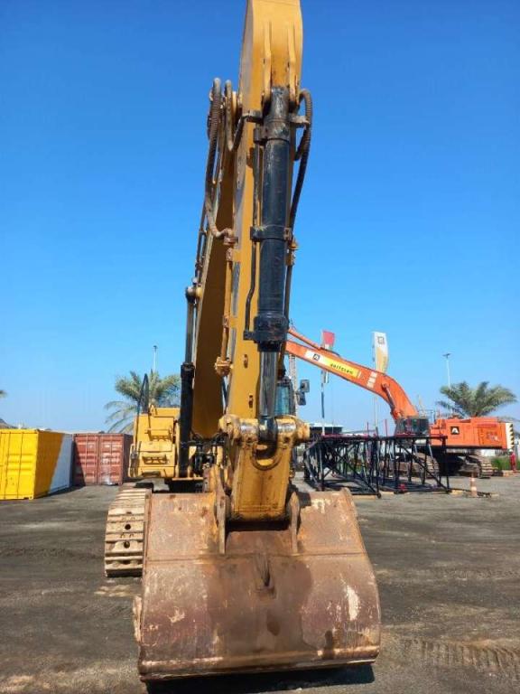 Caterpillar 350 (EXW - Abu Dhabi) Photo 7