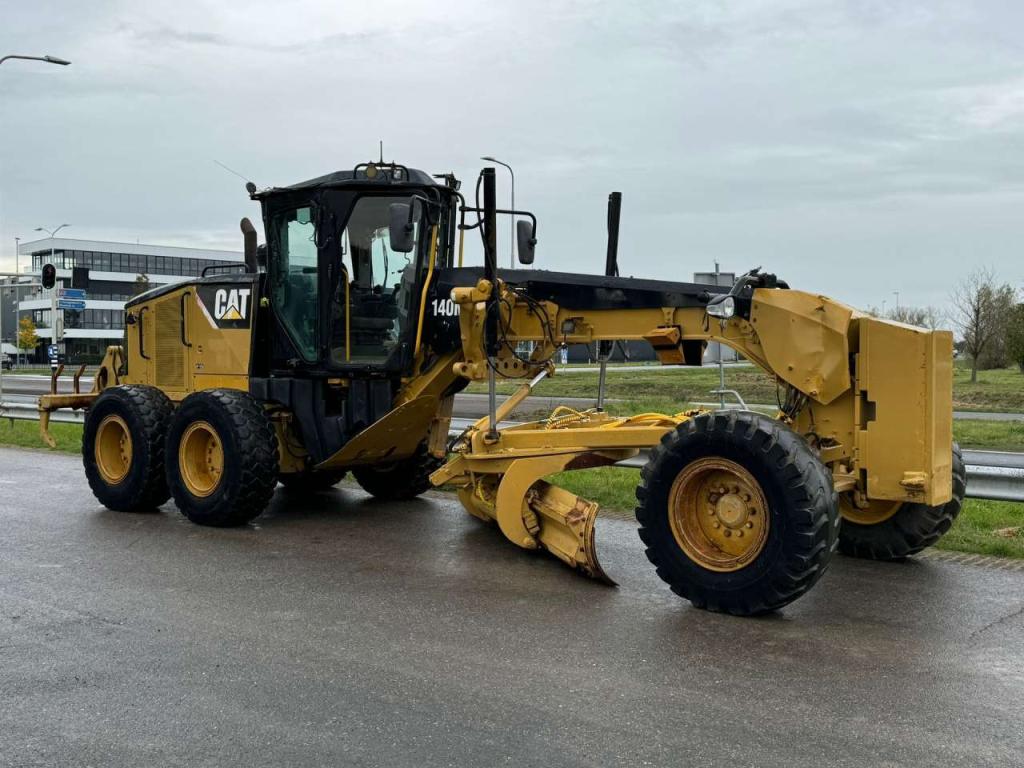 Caterpillar 140M Photo 4