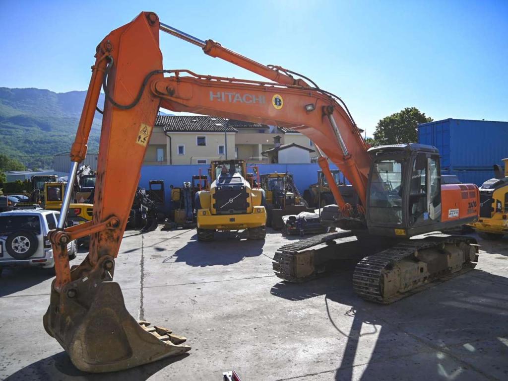 Hitachi ZX350LCN-3 Photo 1