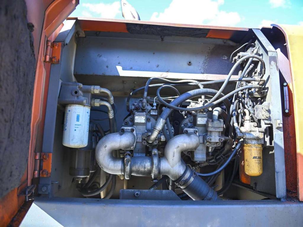 Hitachi ZX350LCN-3 Photo 12