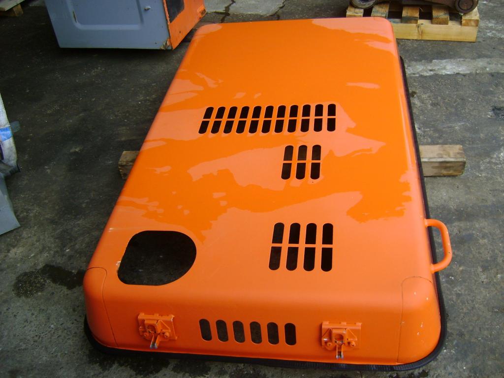 Hood and body panel for New Holland E 165 Photo 1