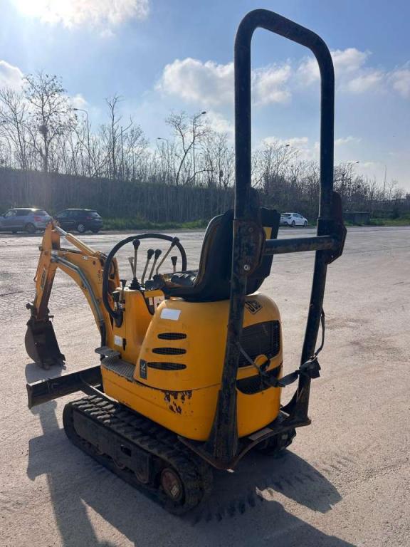 JCB 801.10 Photo 4