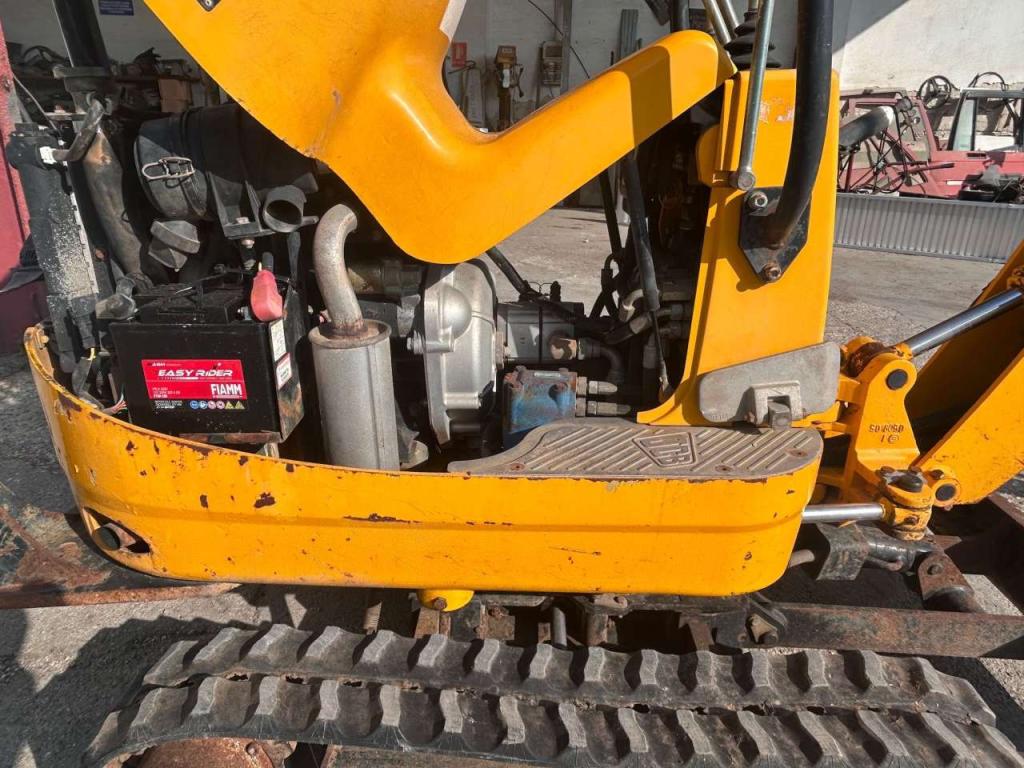 JCB 801.10 Photo 6